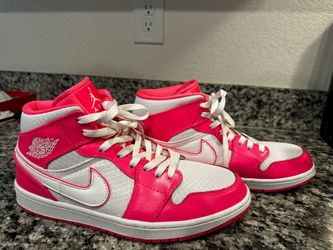 Men’s 9.5 Air Jordan 1s hyper pink white