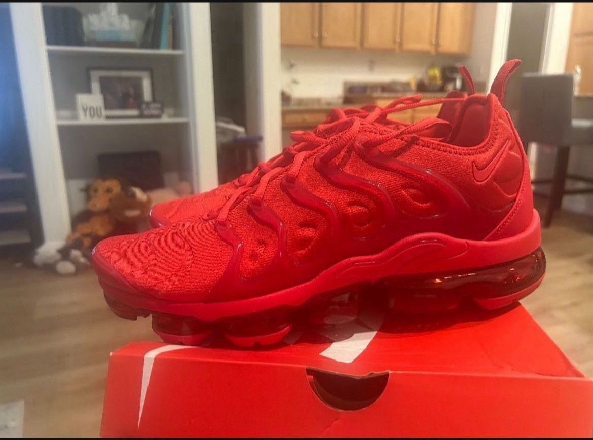 Nike Vapor Max Plus Size 12 New