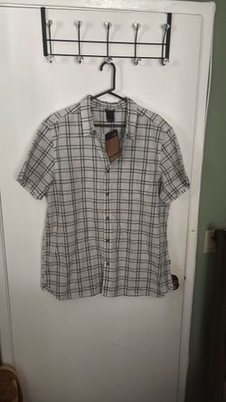 Men’s north face shirt