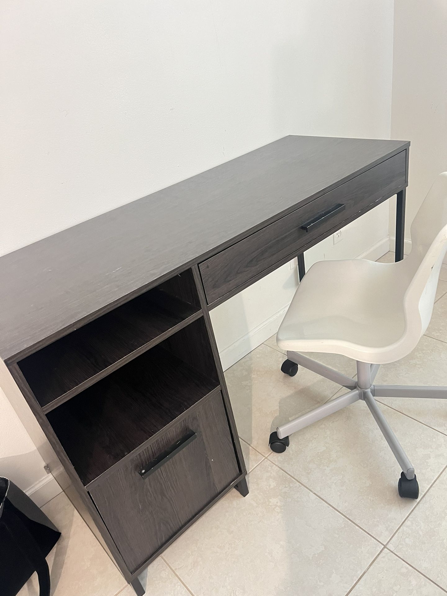 Desk And Chair
