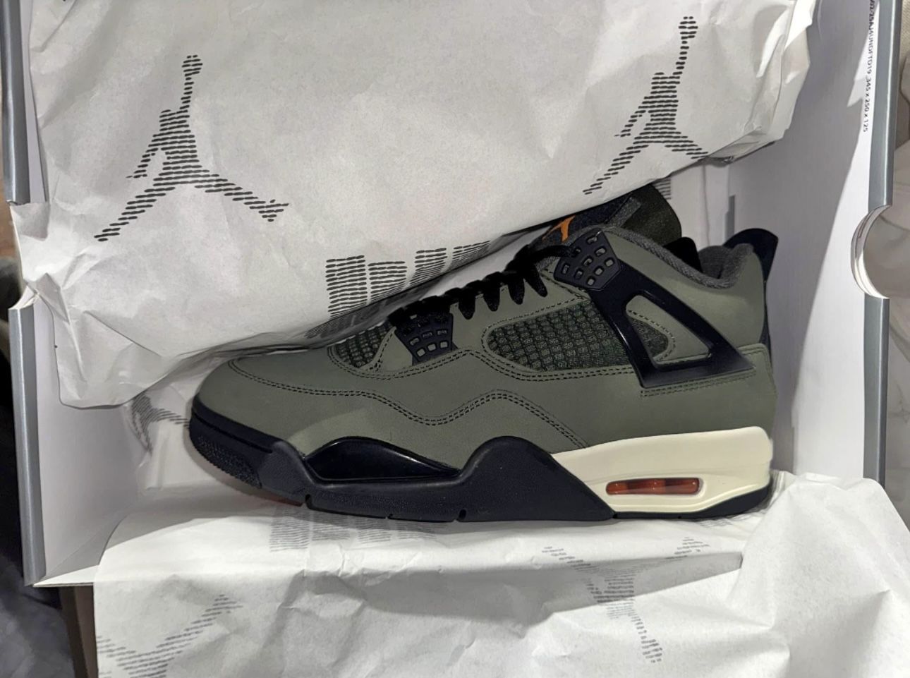 Jordan Retro 4 Undefeated 9.5 Men’s 