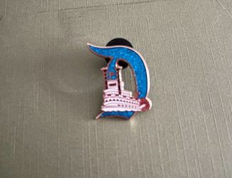 Disney Pin new
