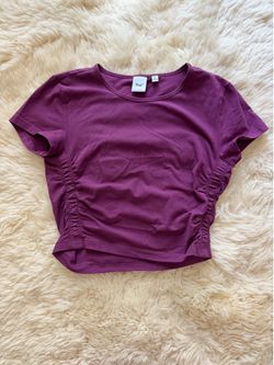 Aritzia TNA crop top