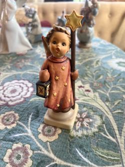 Vintage Goebel MI Hummel Figurine “Christmas Song” Model # 343