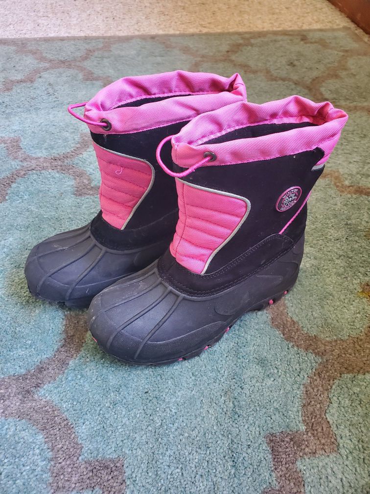 Size 3 girl's snow boots