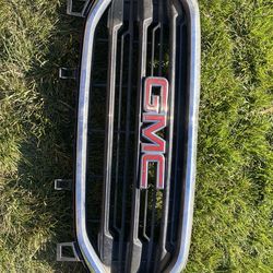 2019-2021 GMC Terrain Grille Upper, SLE, Cracked, SOLD AS IS.