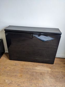 Black Lacquer Storage Unit 