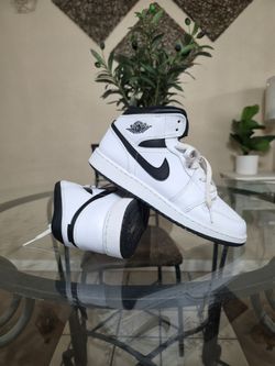 Air Jordan 1 Mid White Black Sneakers