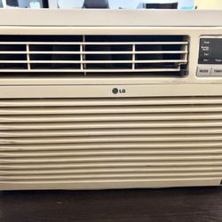 Toshiba 8,000 BTU Window A/C – Great Condition!