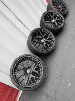 2 Bmw Rims 20” 
