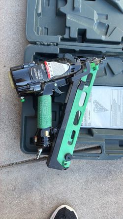 Hitachi 15 gauge angled finish nailer