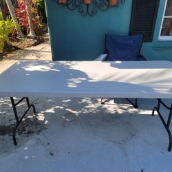 Foldable Event Table
