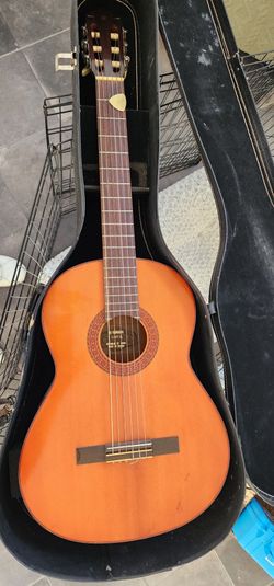 Yamaha Vintage guitar