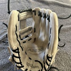 A2000 Softball Glove H75 11.75”