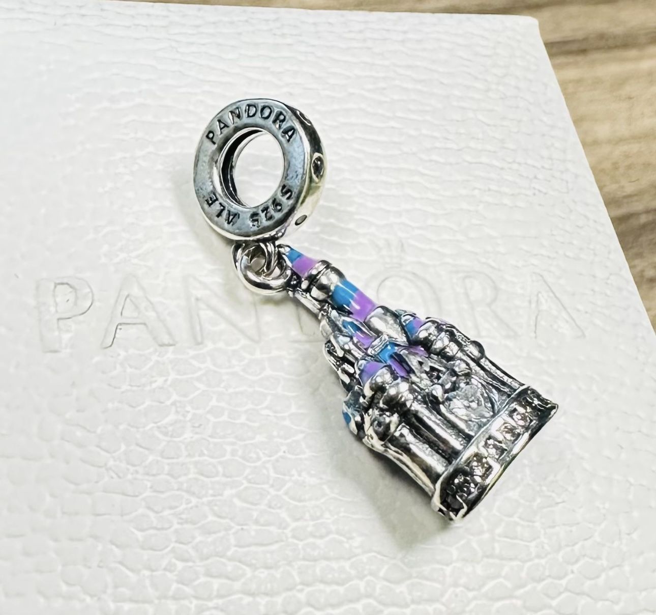 Pandora Charm Cinderella’s Castle EXCLUSIVE CHARM + GIFT BOX