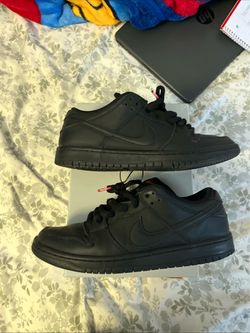 Nike dunk triple black
