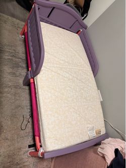 Pink toodler bed