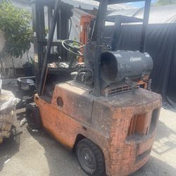 Forklift For Parts. 