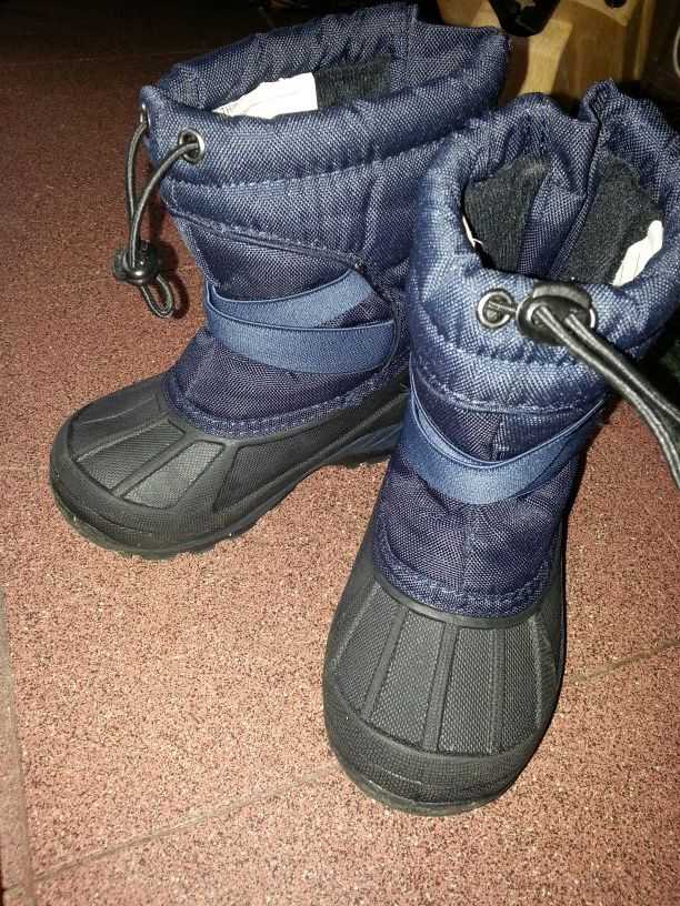 Toddler boy snow boots Size 8