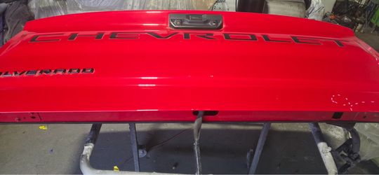 2023 Chevy Silverado tailgate