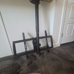 CURTAINS | TV MOUNT | OFFICE CHAIR