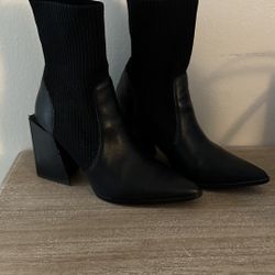 Steve Madden Black Boot Heels 