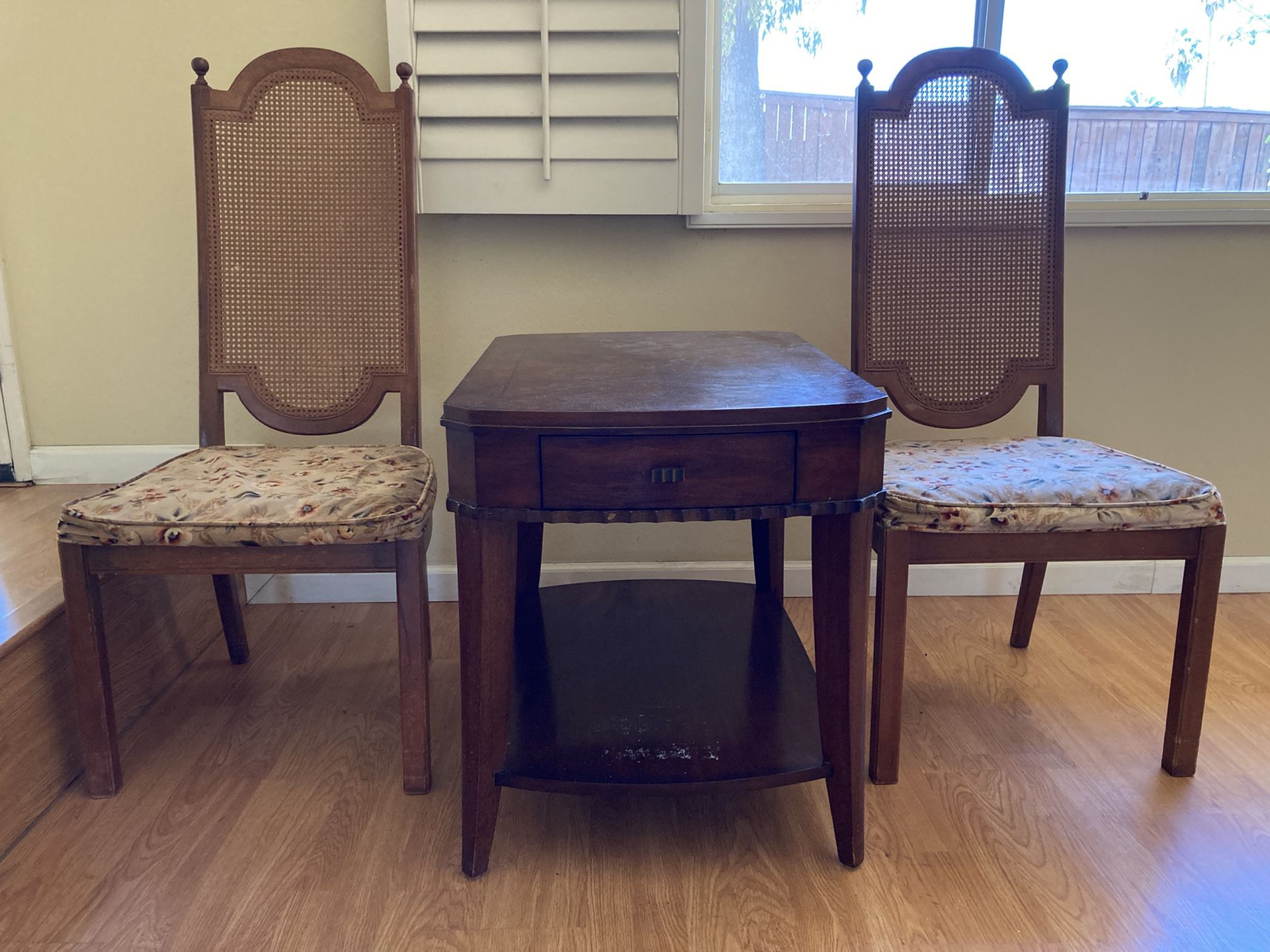 Vintage Basset Side / End Table W/ 2 Chairs