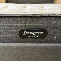 King Size Mattress (Beautyrest Mattress Firm) (Extra firm)