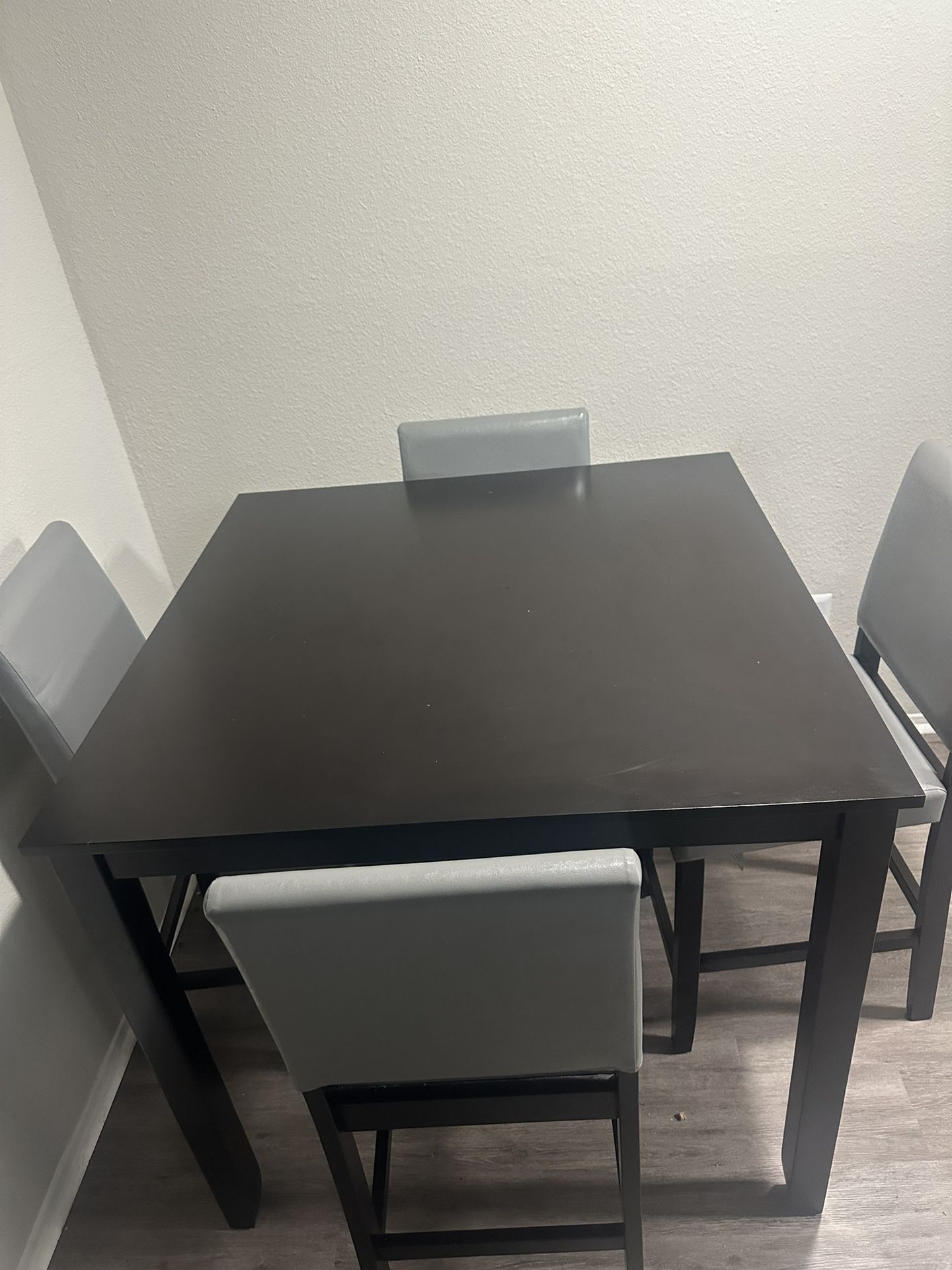 Dining Room Table And 4 Chairs