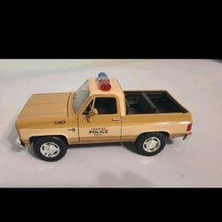 Stranger Things Hopper's Chevy Blazer 1/24 Diecast Truck Jada Toys