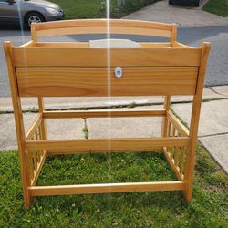 FREE Baby Changing Table