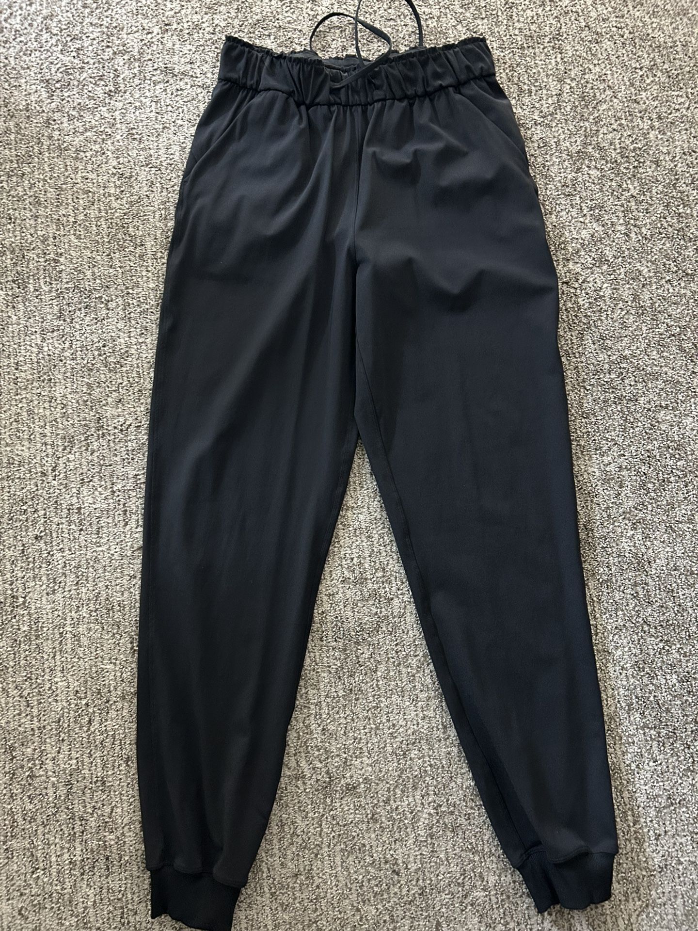 Lululemon Black Joggers Sz 6