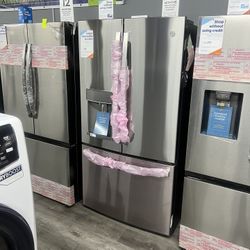 GE - 27.7 Cu. Ft. French Door Refrigerator with Space Saving Ice Maker - Stainless Steel 