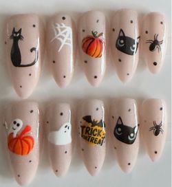 Halloween press on nail set.