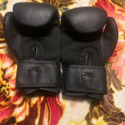 Venum 12 Ounces