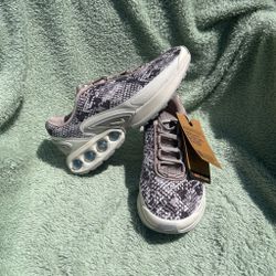 New Nike Air Max Dn Women’s Size 7