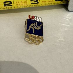 LA 84 Wrestling Pin