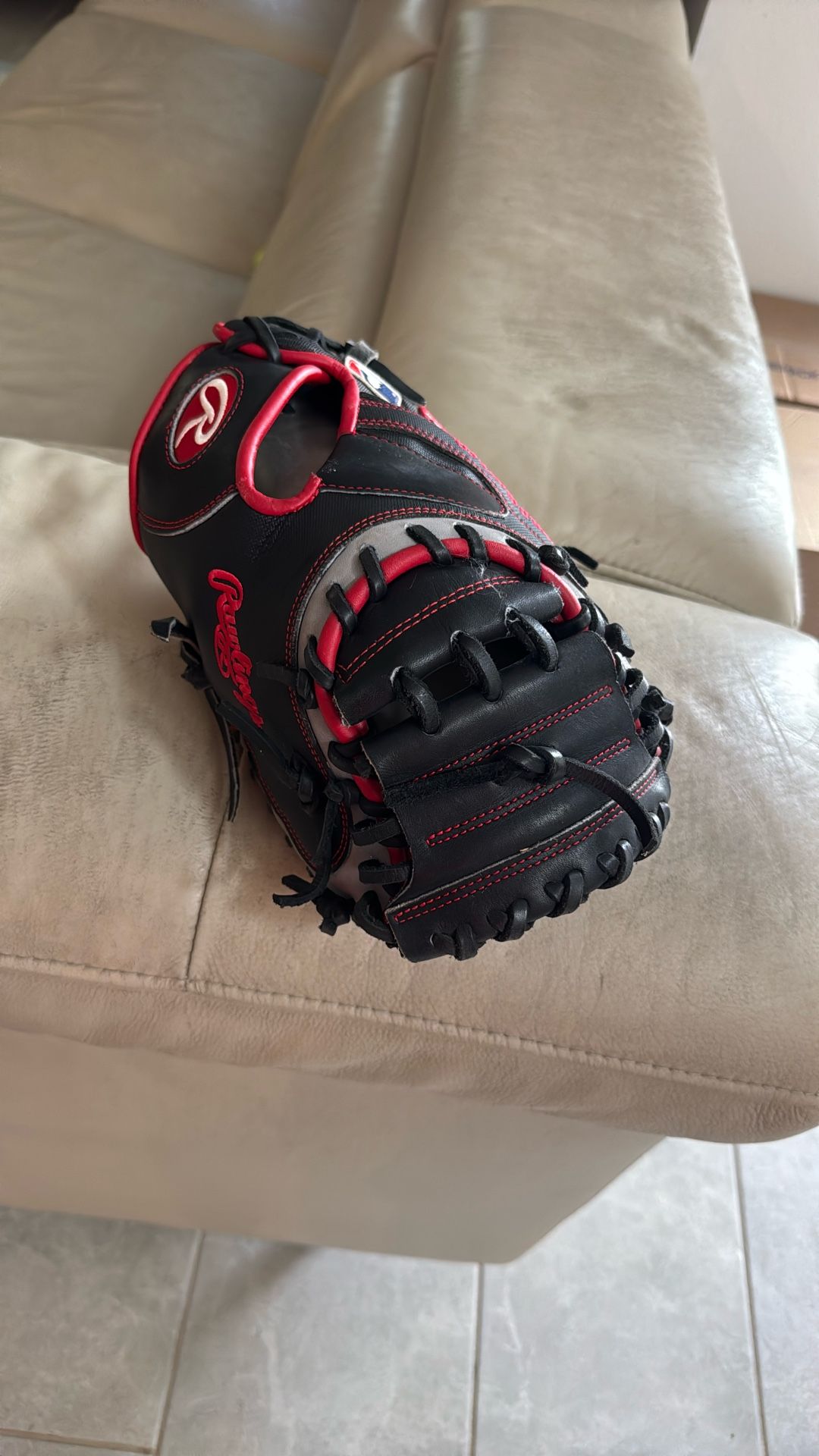 Gloves Baseballl