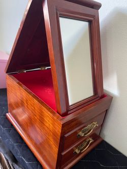 Jewelry box