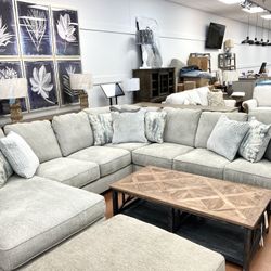 New LARGE Sectional  🔥🔥 IN STOCK 