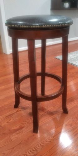Bar stool