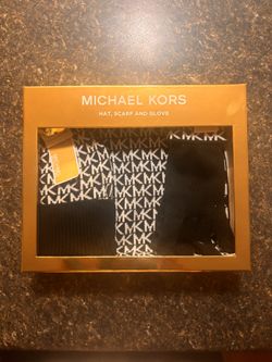 Michael Kors Women's 3-Piece Winter Gift Set - Hat, Scarf & Gloves, Black/White MK Logo