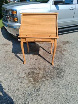 Roll top desk