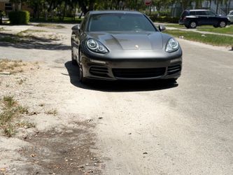 2016 Porsche Panamera