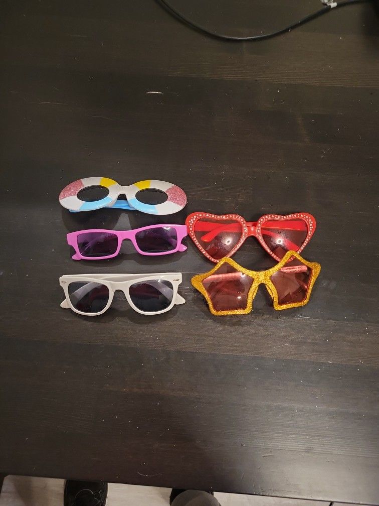 Assorted Sun Glasses 