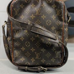 Louis Vuitton Vintage Danube Monogram Crossbody 