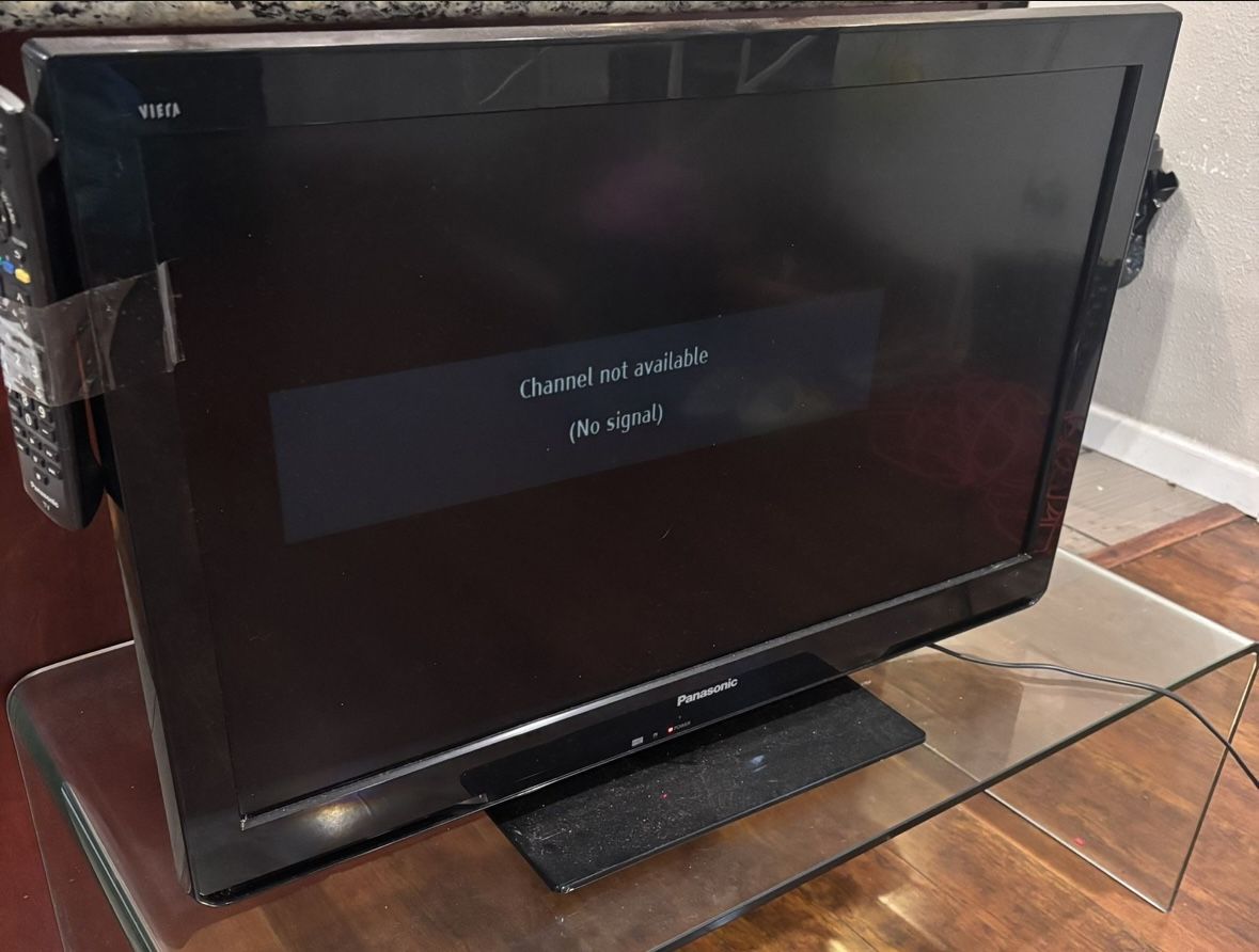 Panasonic 30” Flat Screen Tv With Remote Control