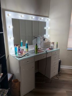 Make up vanity