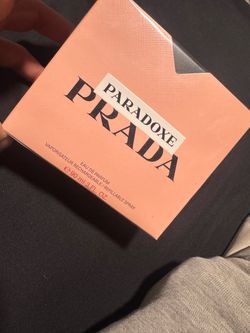 Prada paradoxe woman perfume