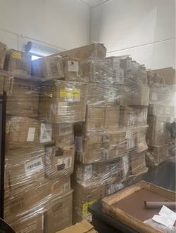 $800 for 4 Christmas tree pallet